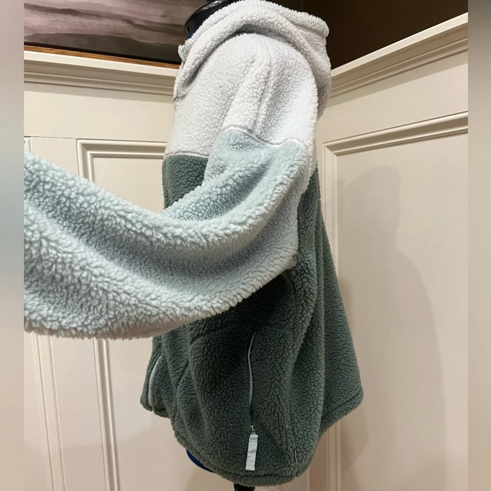 NWOT Eddie Bauer We Wander Hoodie Jacket Coat in Mineral Green - Picture 3 of 9